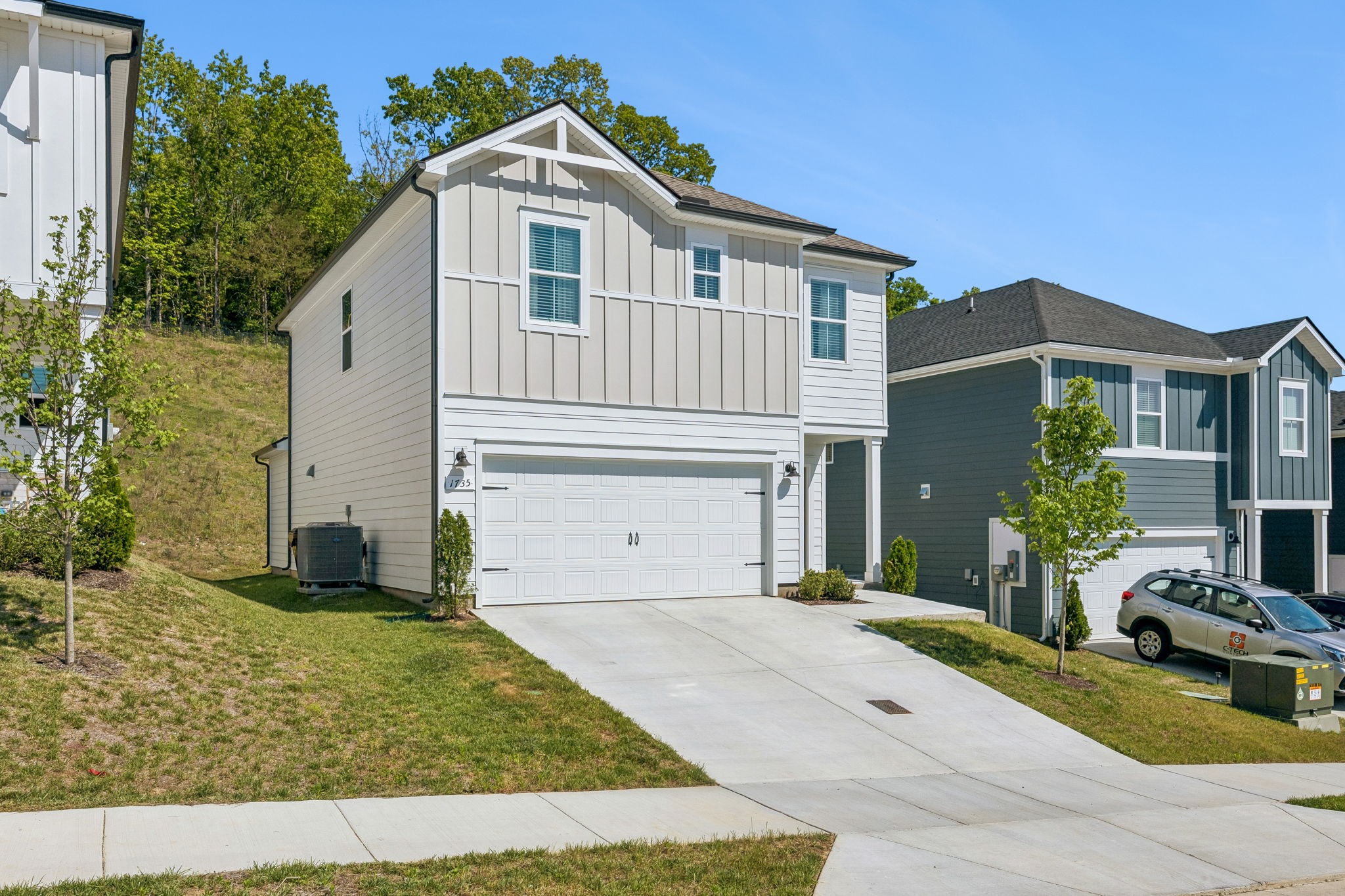 1735 Flora Grove Hermitage TN 37076