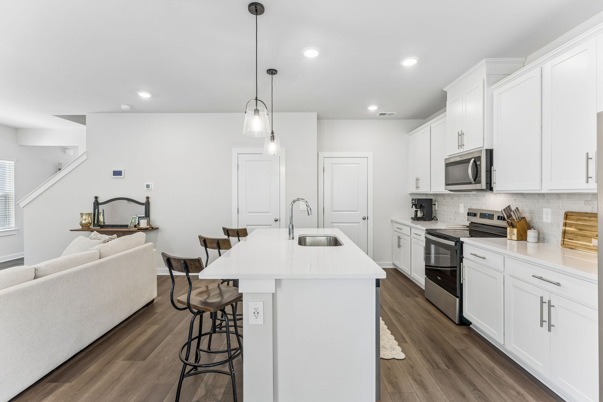 1735 Flora Grove Hermitage TN 37076
