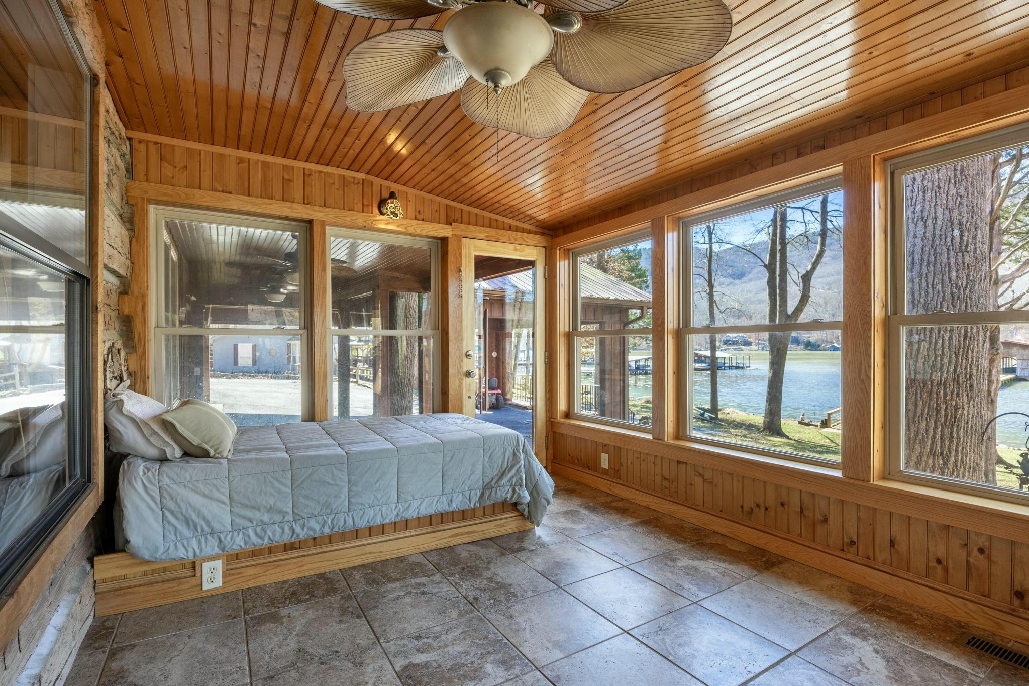 7286 Mullins Cove Road Whitwell TN 37397