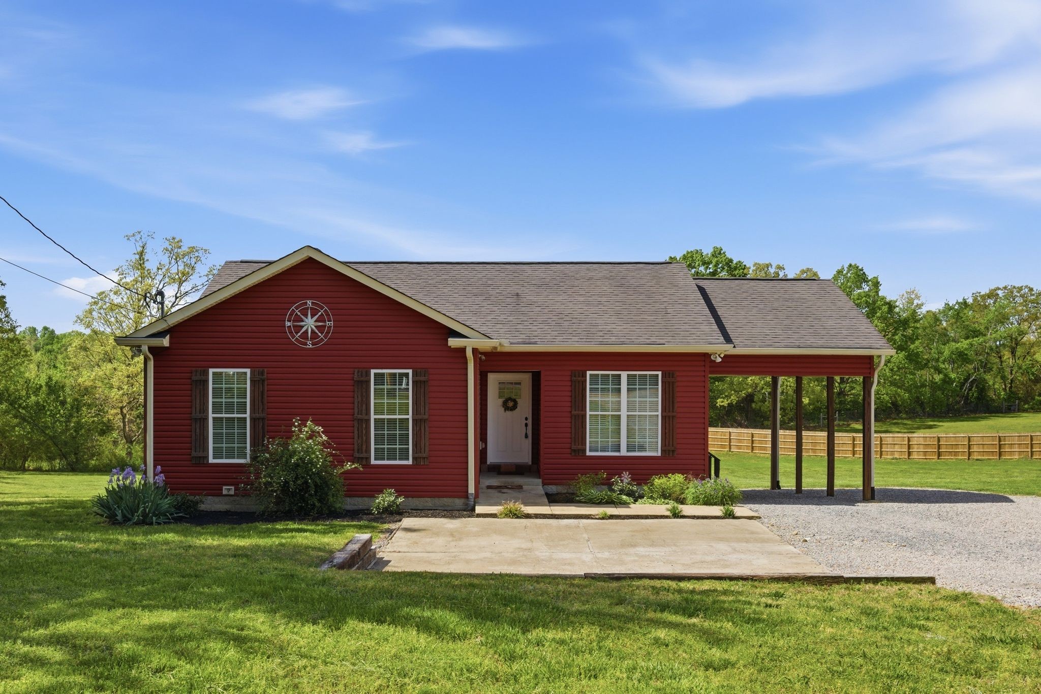 9060 Old Nashville Road Bon Aqua TN 37025