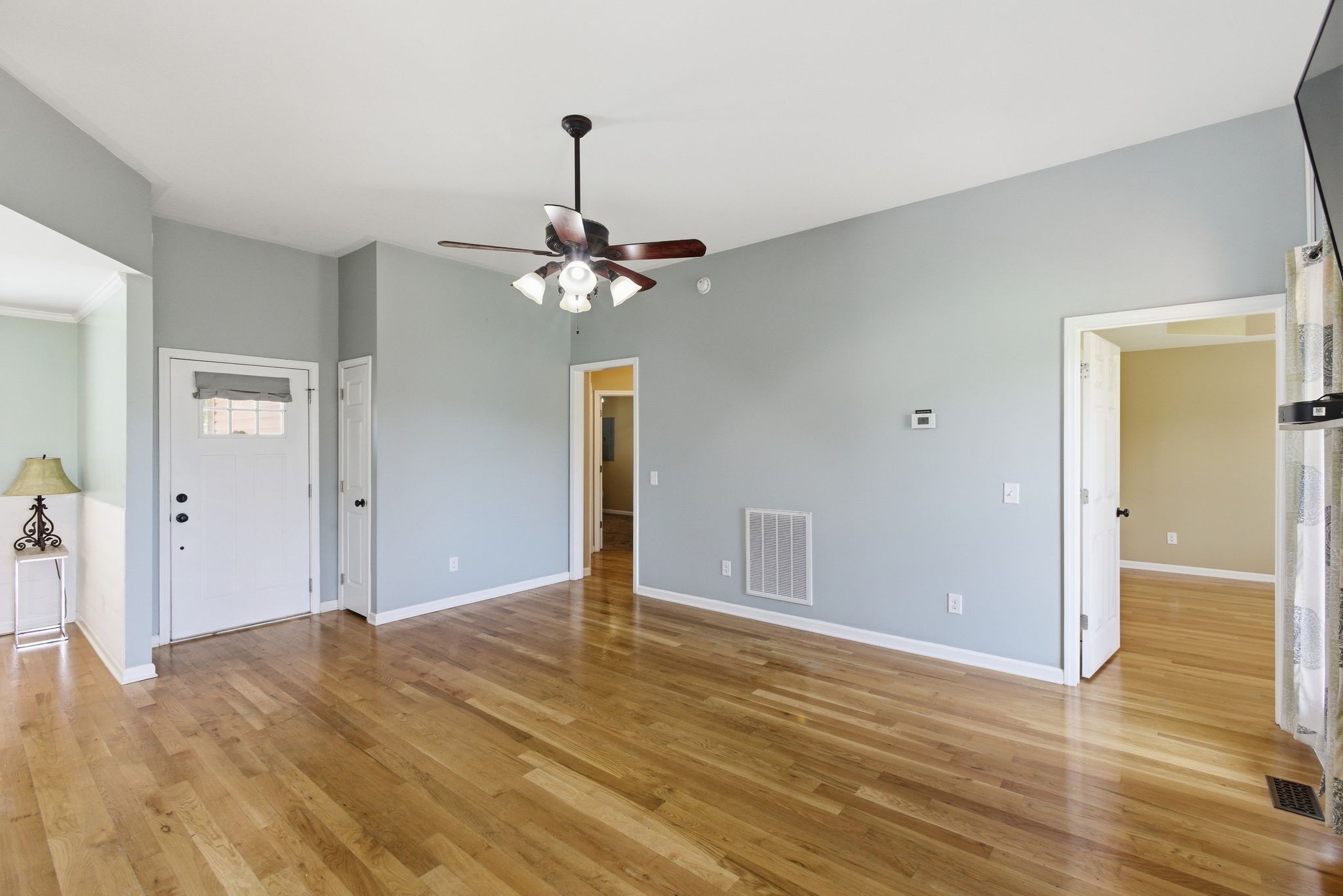 9060 Old Nashville Road Bon Aqua TN 37025