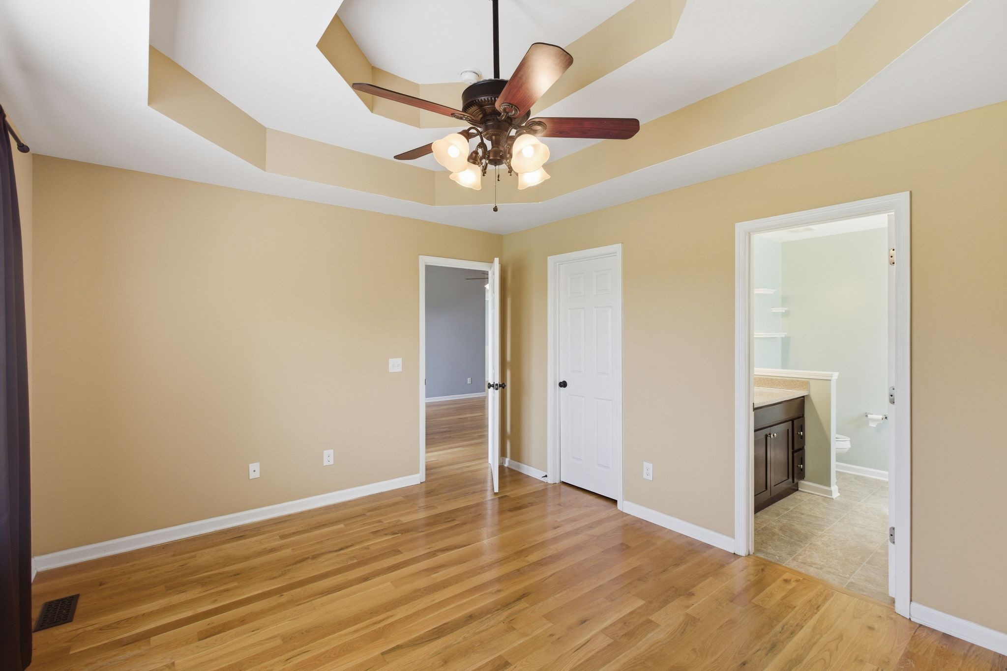 9060 Old Nashville Road Bon Aqua TN 37025