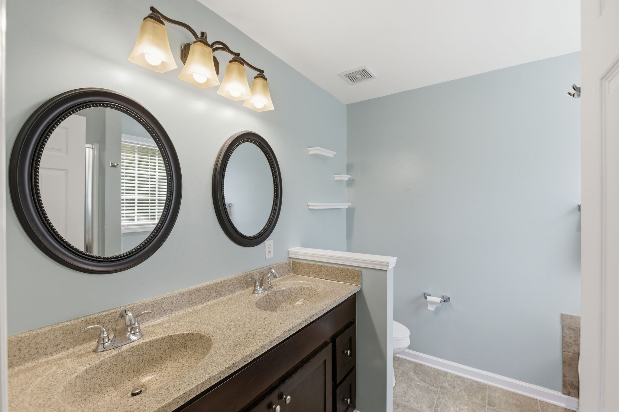 9060 Old Nashville Road Bon Aqua TN 37025