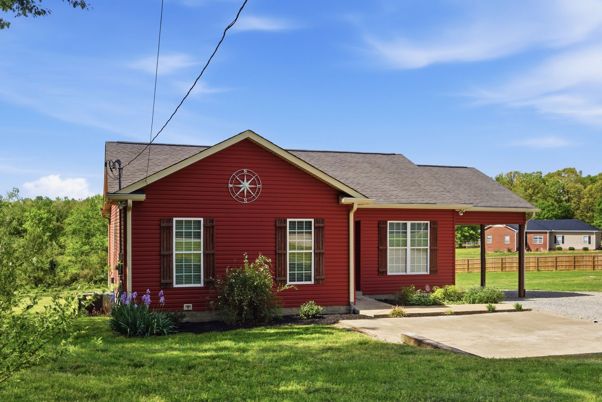 9060 Old Nashville Road Bon Aqua TN 37025