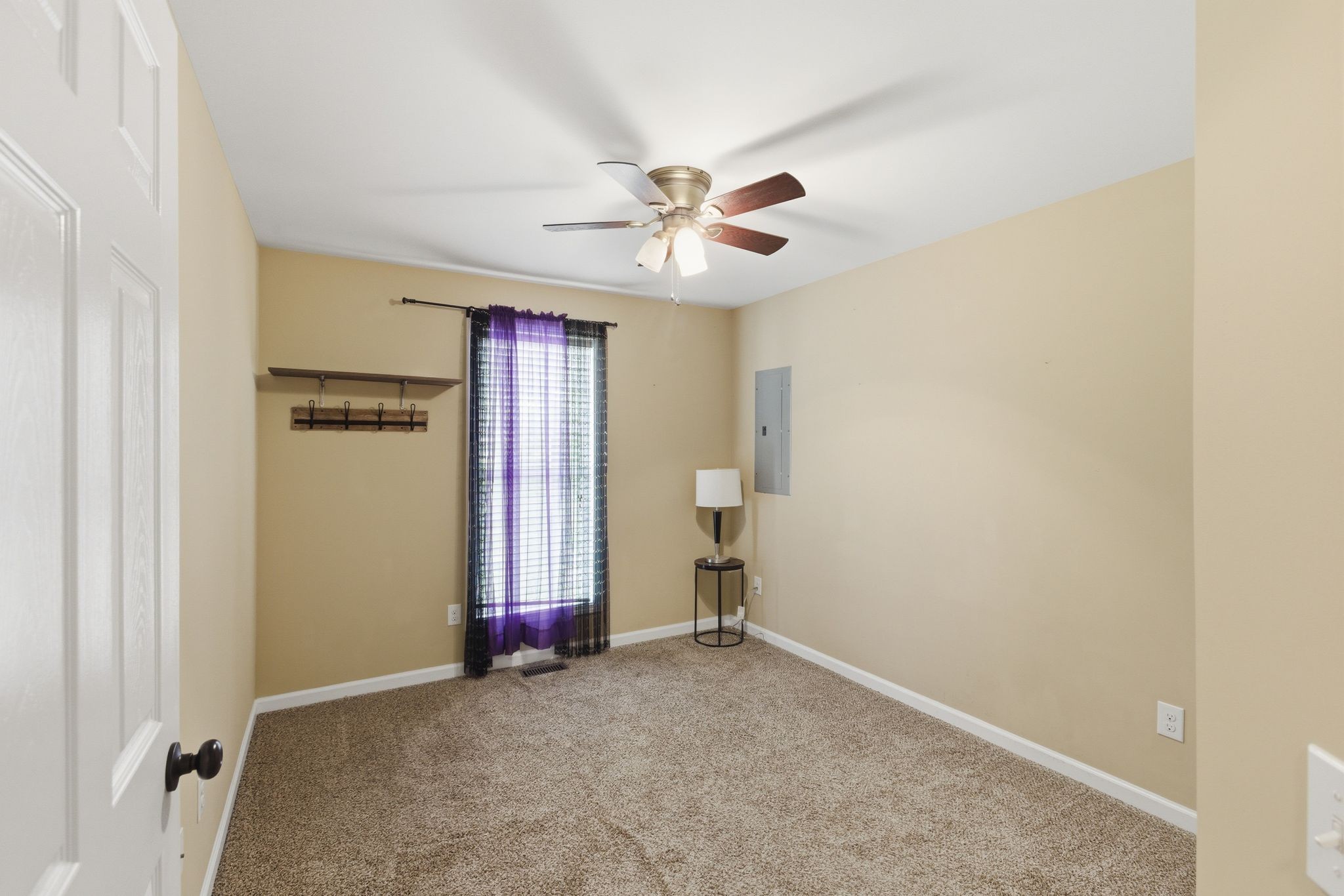 9060 Old Nashville Road Bon Aqua TN 37025
