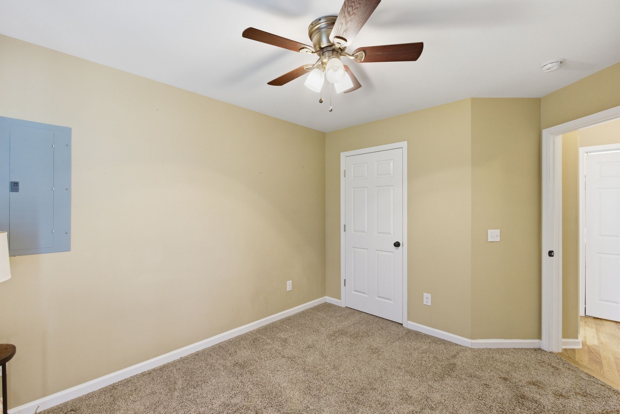 9060 Old Nashville Road Bon Aqua TN 37025