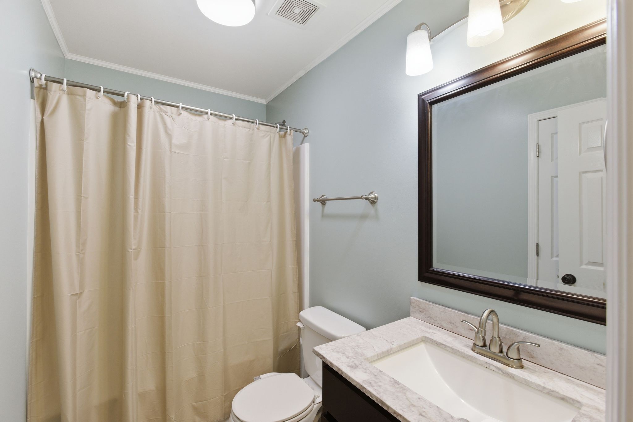 9060 Old Nashville Road Bon Aqua TN 37025