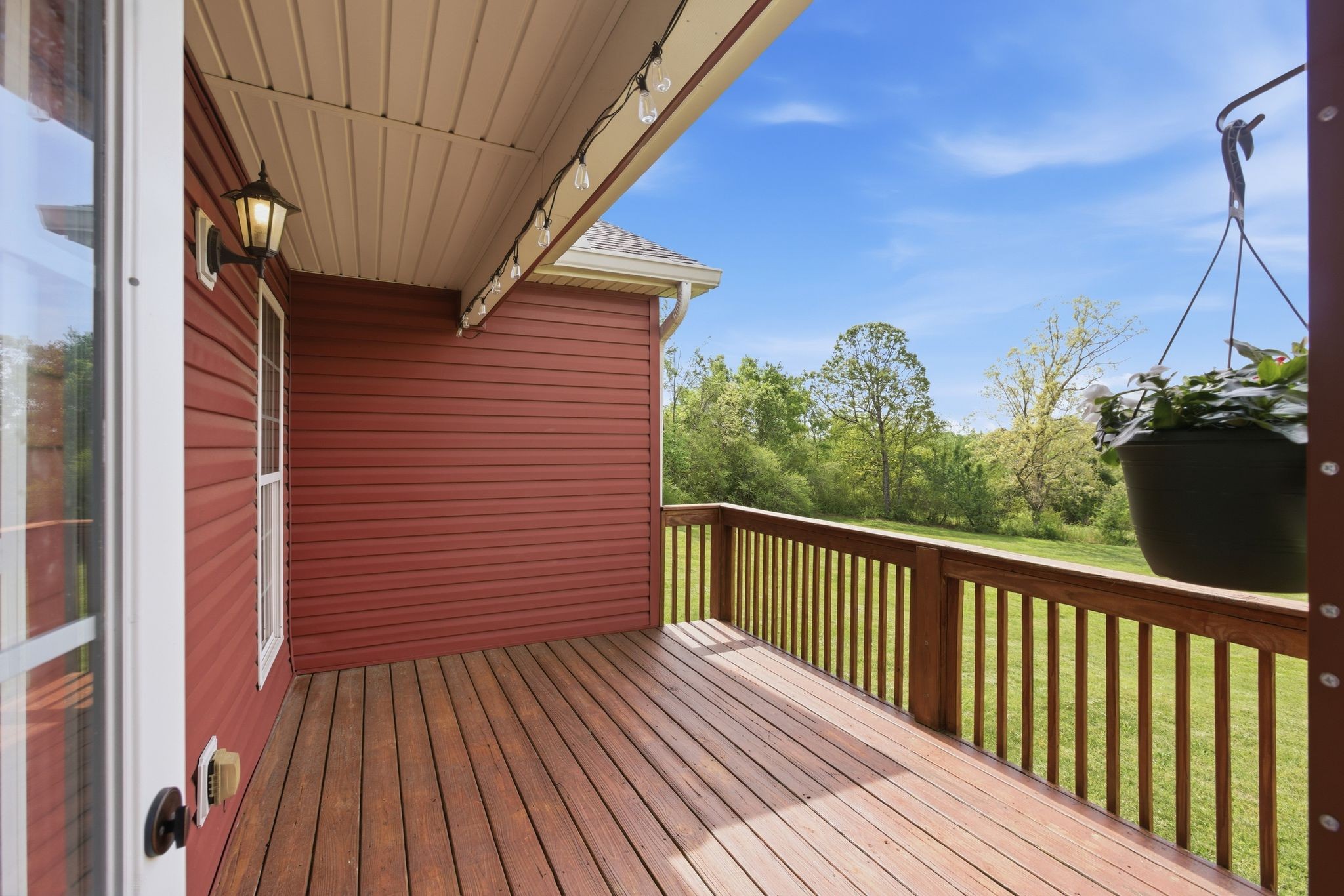 9060 Old Nashville Road Bon Aqua TN 37025