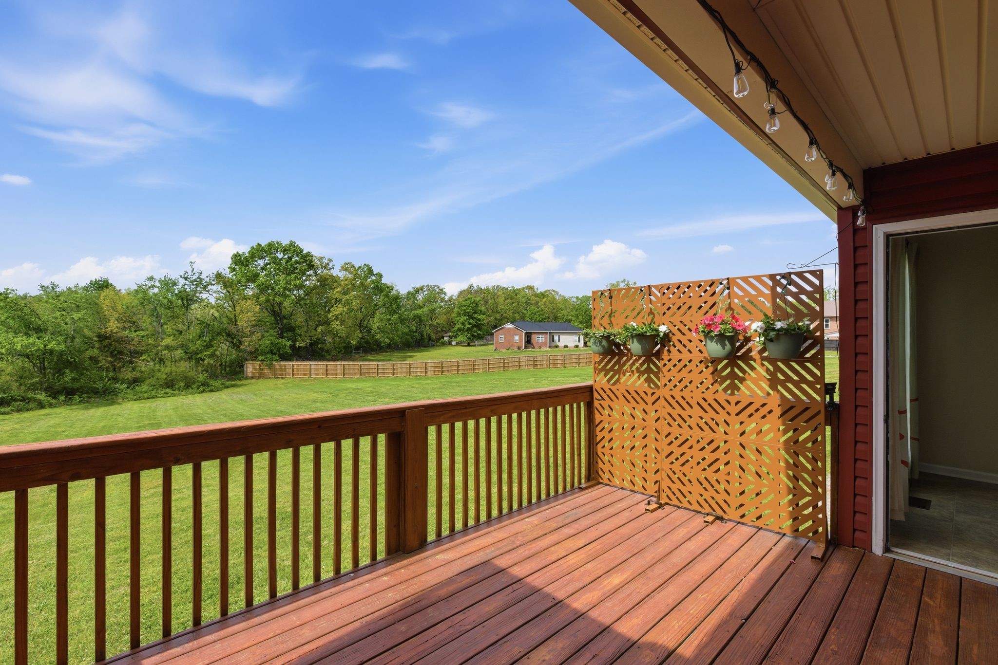 9060 Old Nashville Road Bon Aqua TN 37025