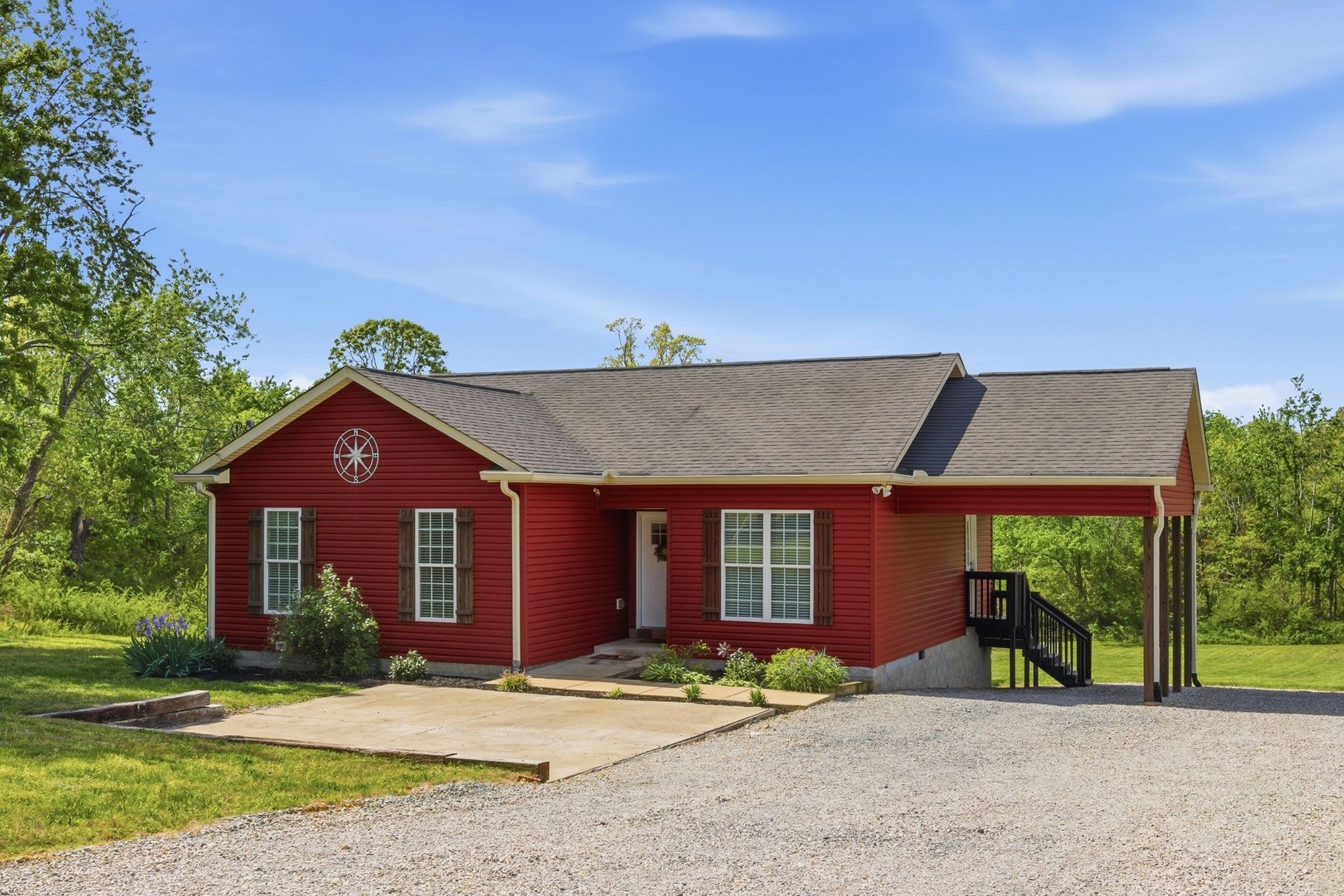 9060 Old Nashville Road Bon Aqua TN 37025