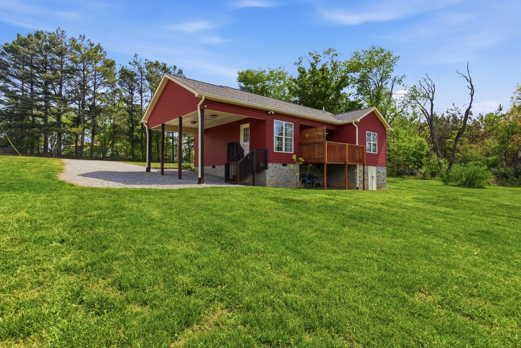 9060 Old Nashville Road Bon Aqua TN 37025