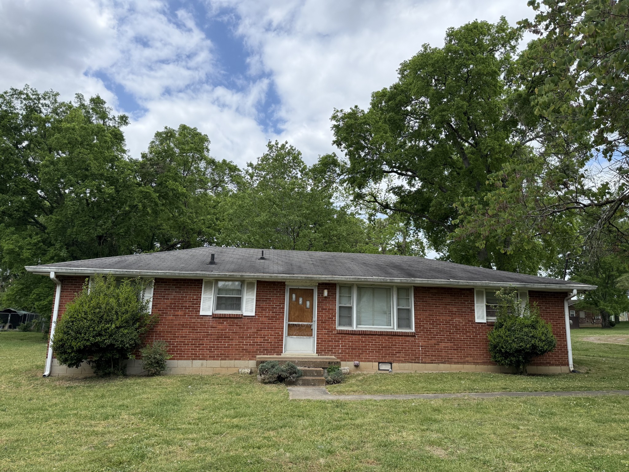 1915 Manchester Avenue Nashville TN 37218
