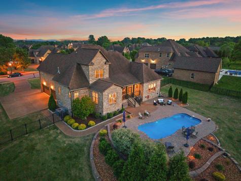 715 Farmington Drive Lebanon TN 37087