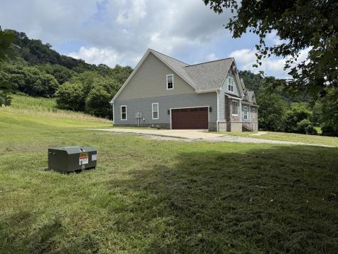 2145 Honey Prong Road Hartsville TN 37074