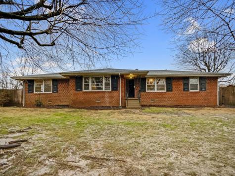 102 Louise Drive Dickson TN 37055