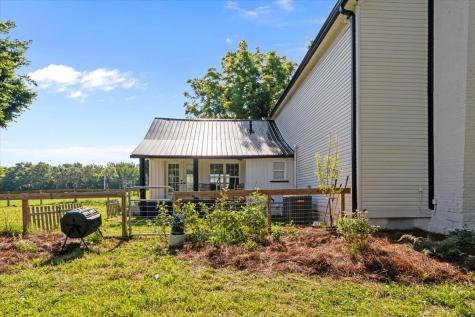 1030 Upper Creek Road Vanleer TN 37181