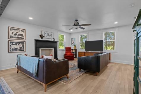 1030 Upper Creek Road Vanleer TN 37181