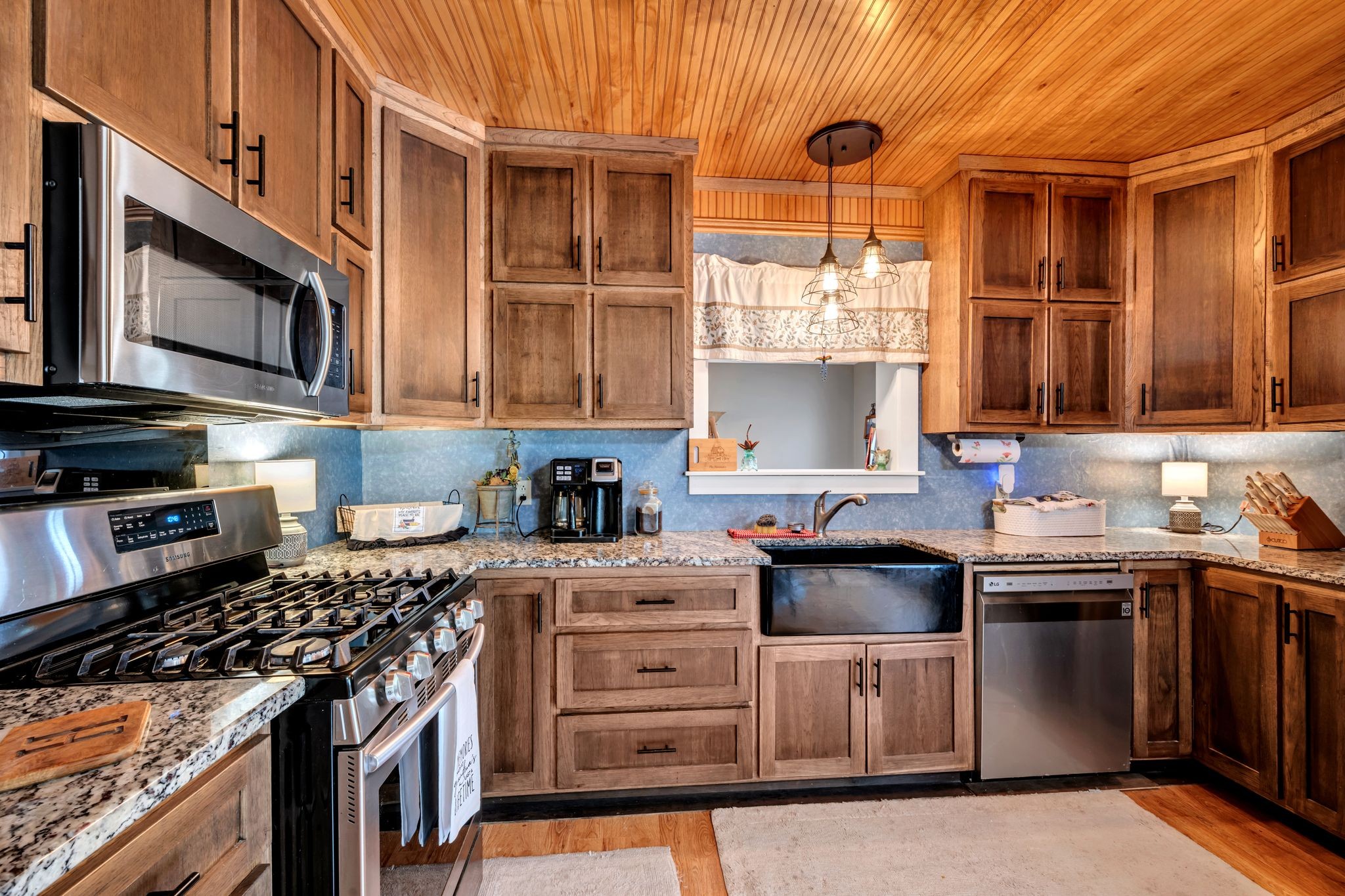 2405 Little Bartons Creek Road North Cumberland Furnace TN 37051