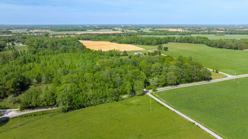 512 N Happy Hollow Road Portland TN 37148