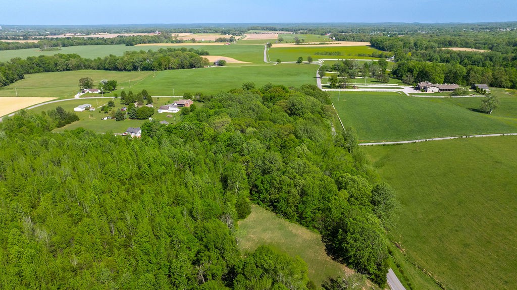 512 N Happy Hollow Road Portland TN 37148