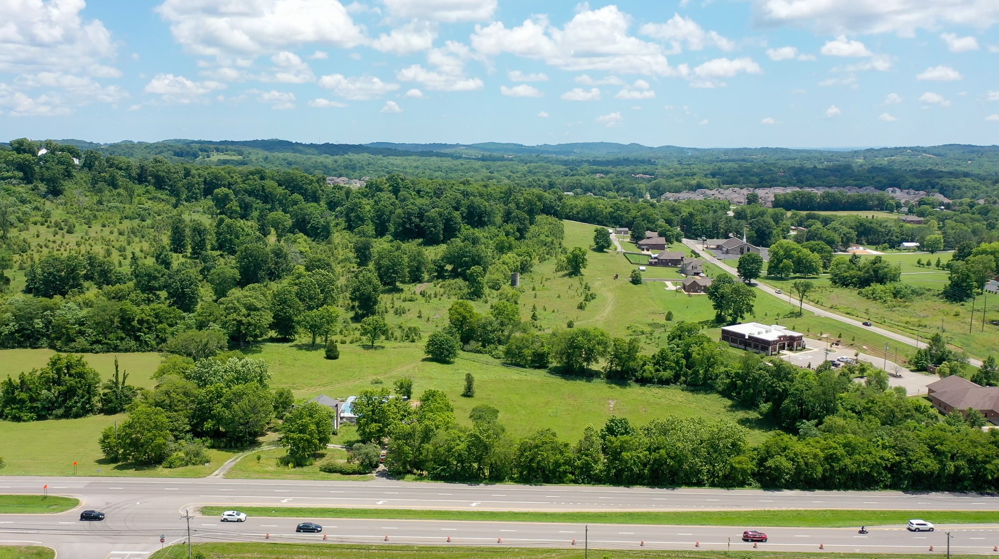 1668 Nashville Highway Columbia TN 38401