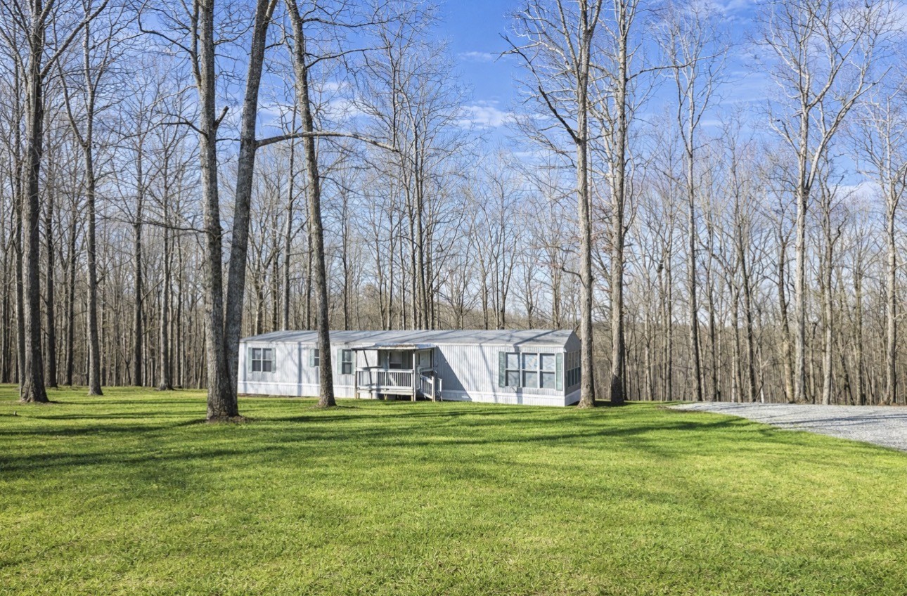 898 Overhead Bridge Road Hampshire TN 38461