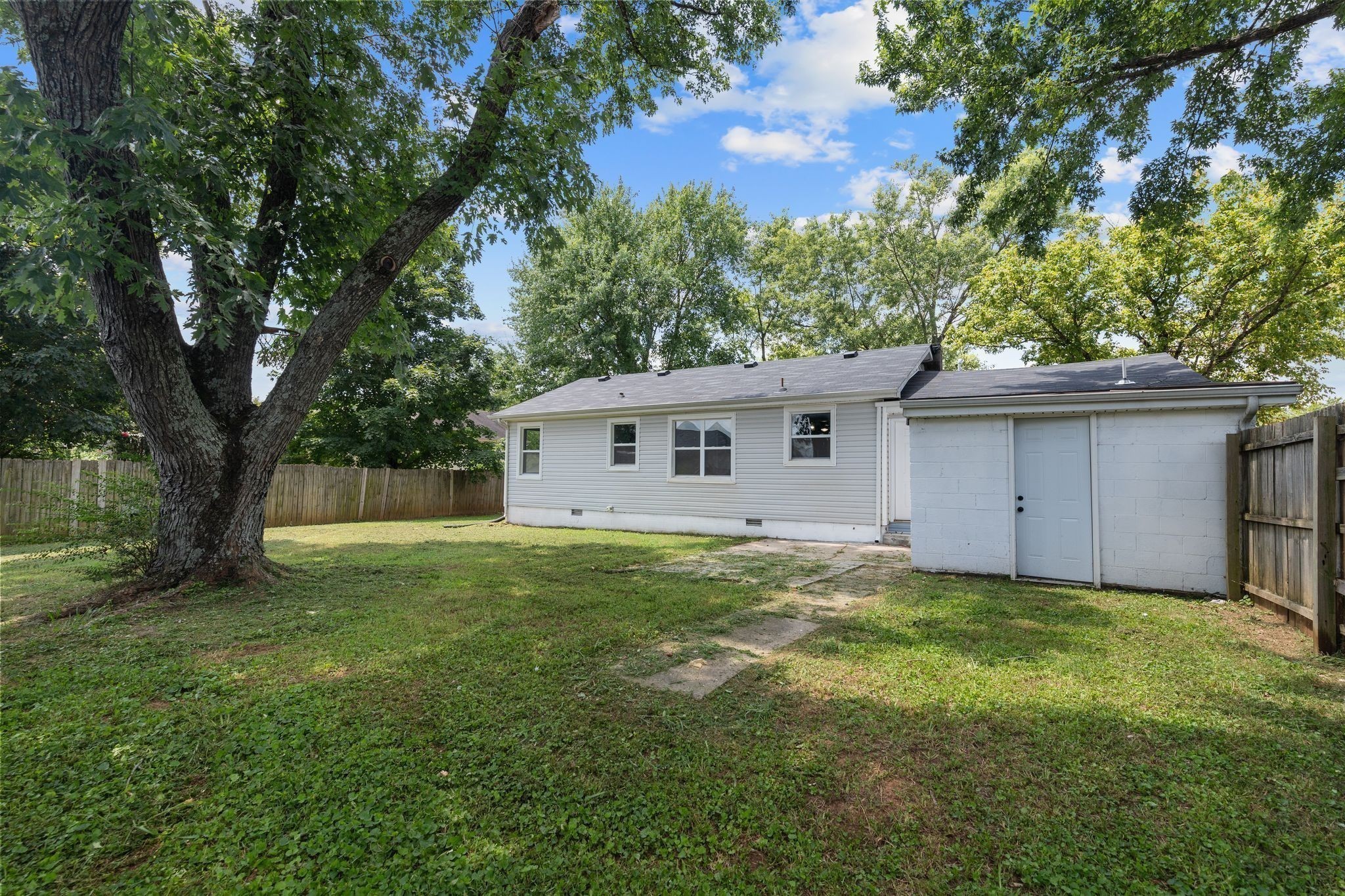 544 Stones River Road La Vergne TN 37086