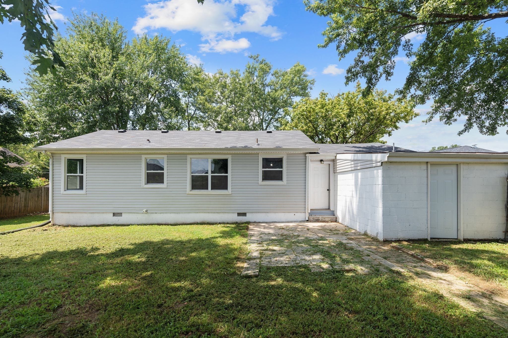 544 Stones River Road La Vergne TN 37086