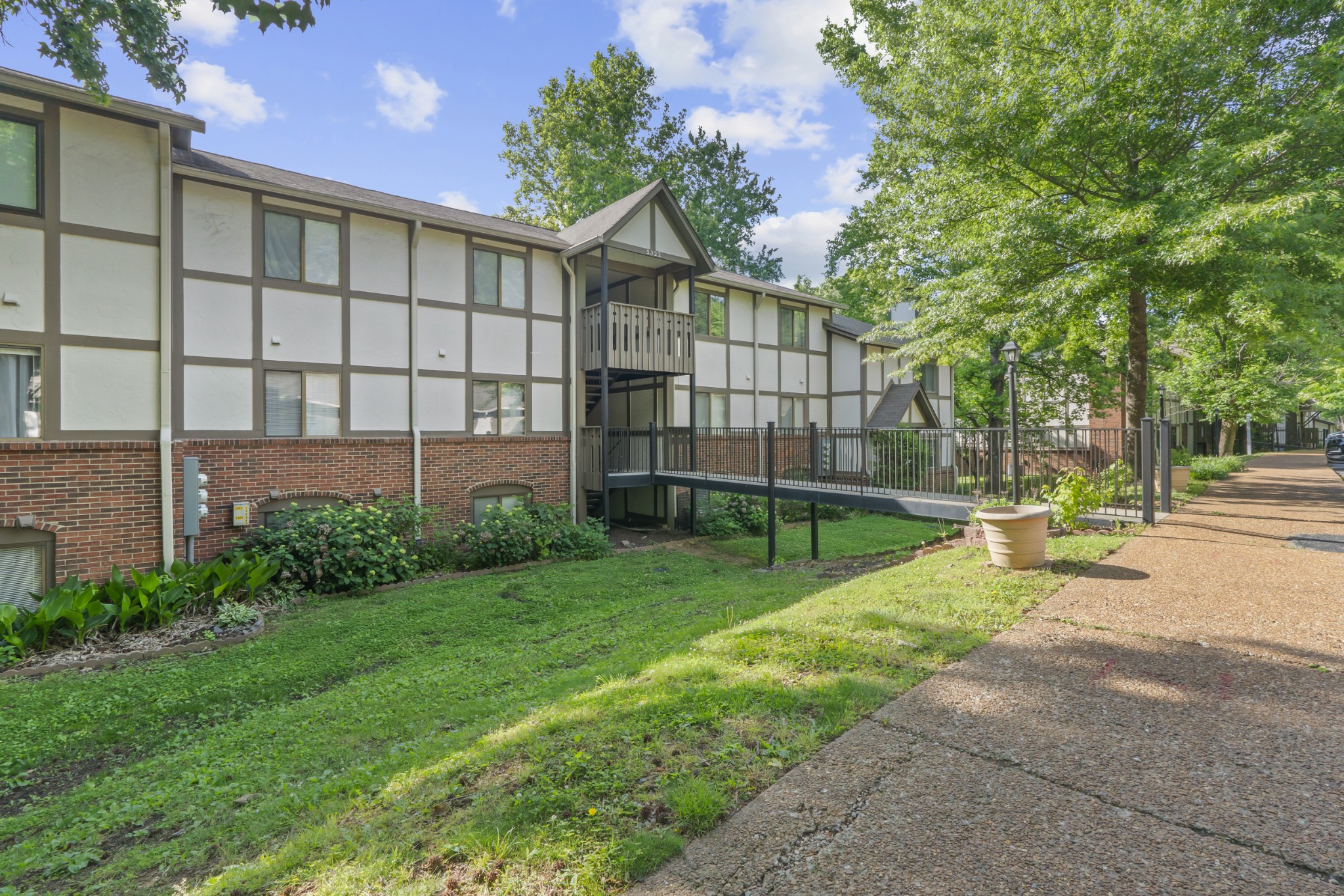 5322 Edmondson Pike Nashville TN 37211