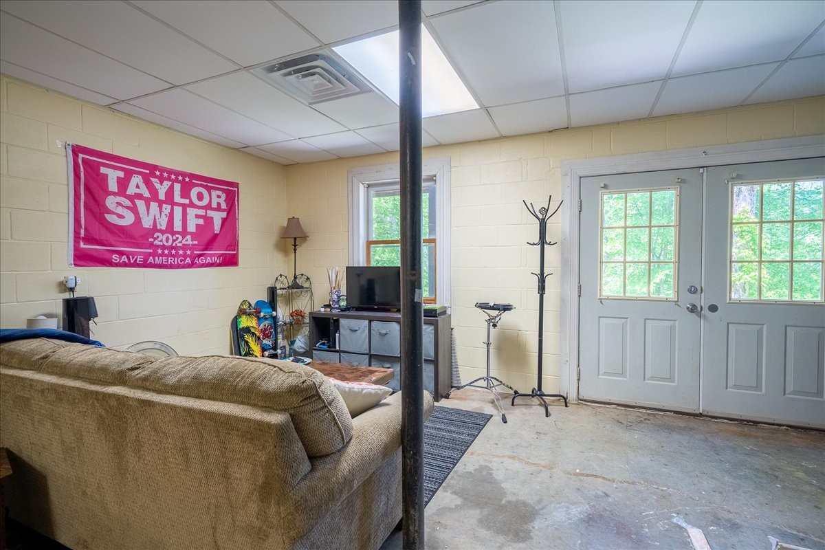 1518 Old Waynesboro Highway Lawrenceburg TN 38464