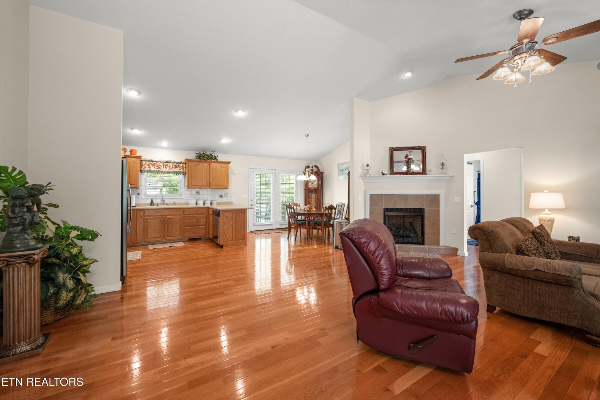 957 Stonecrest Loop Crossville TN 38571