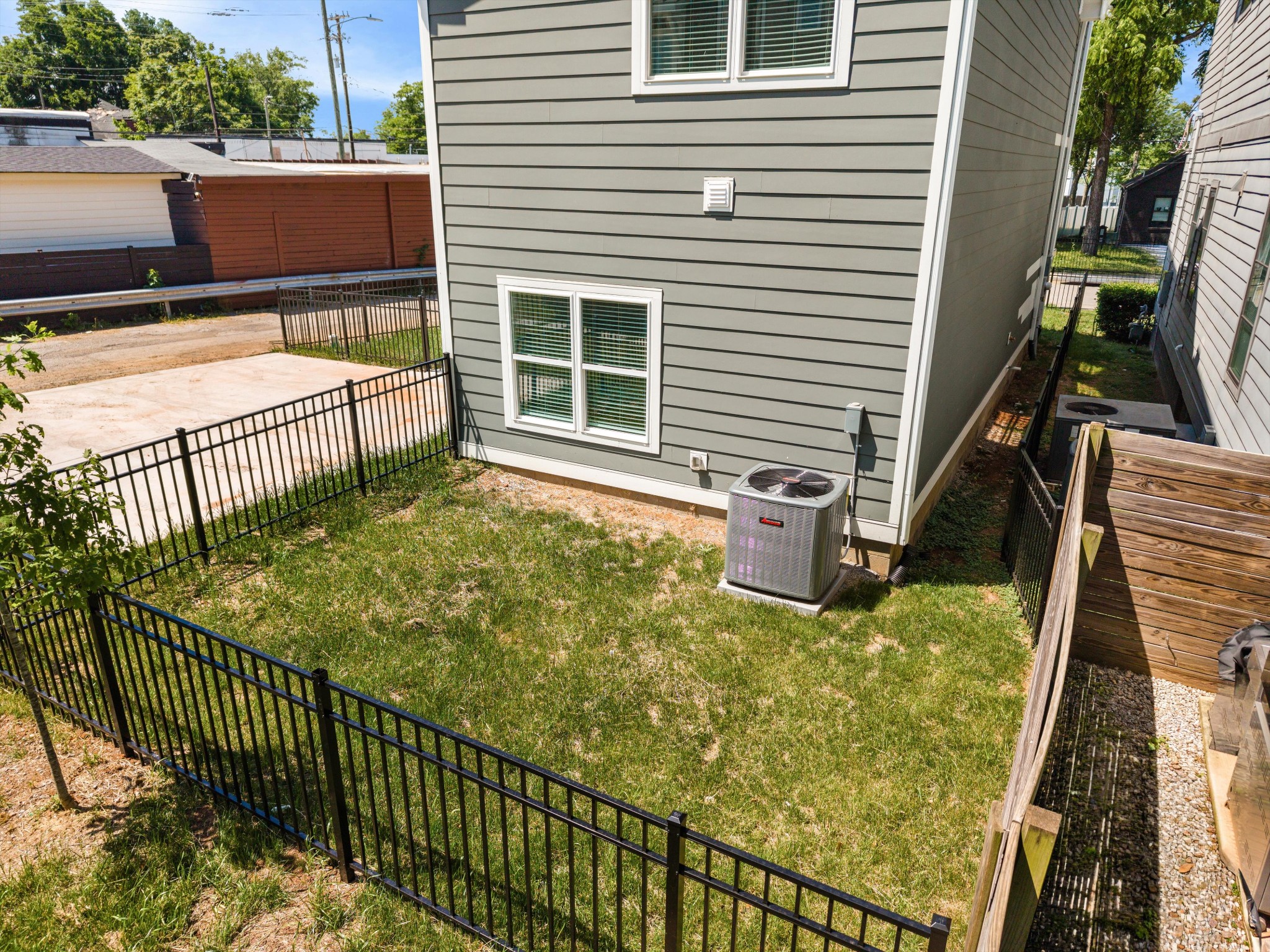 1802A 10th Ave, N Nashville TN 37208