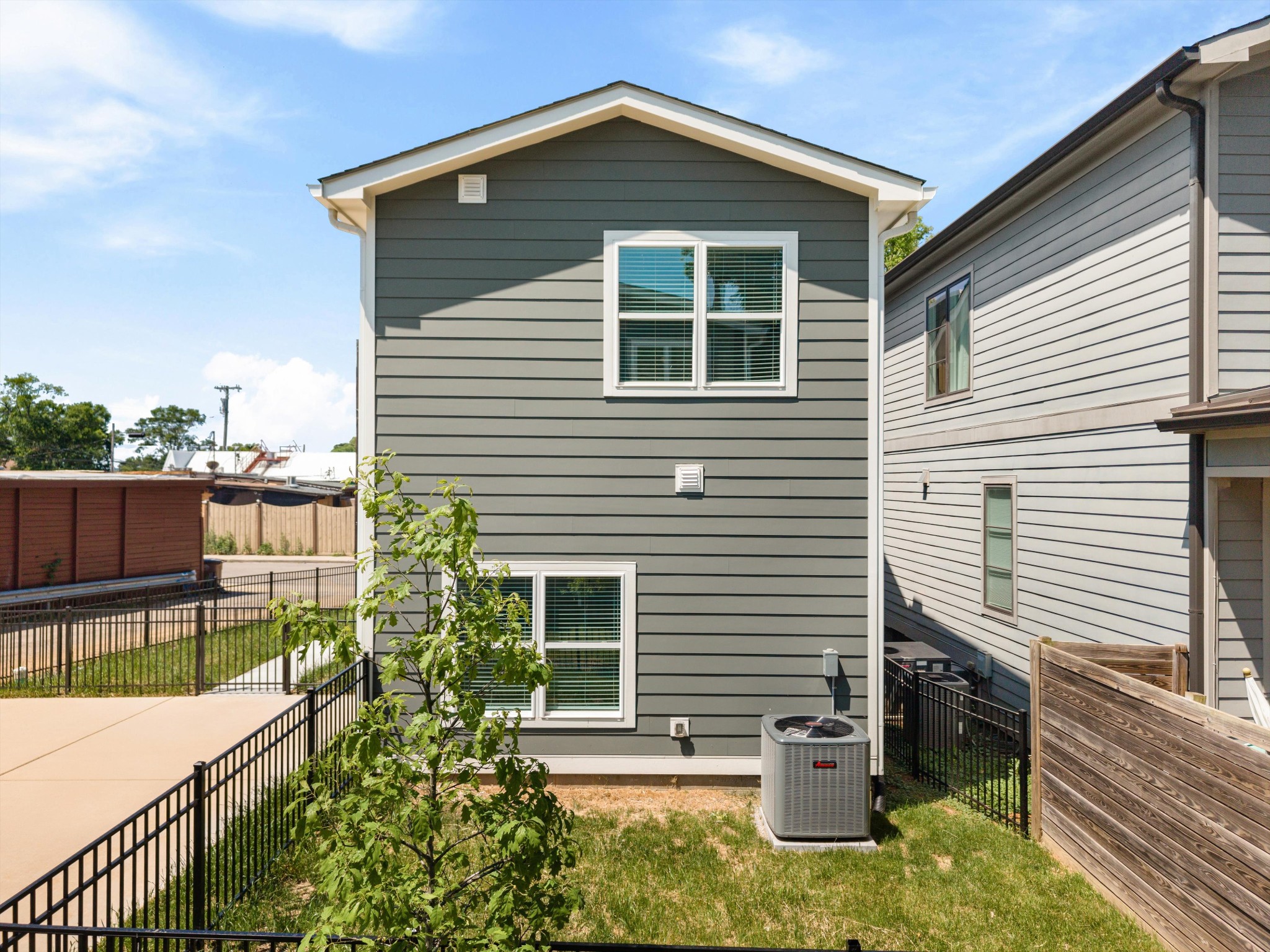 1802A 10th Ave, N Nashville TN 37208