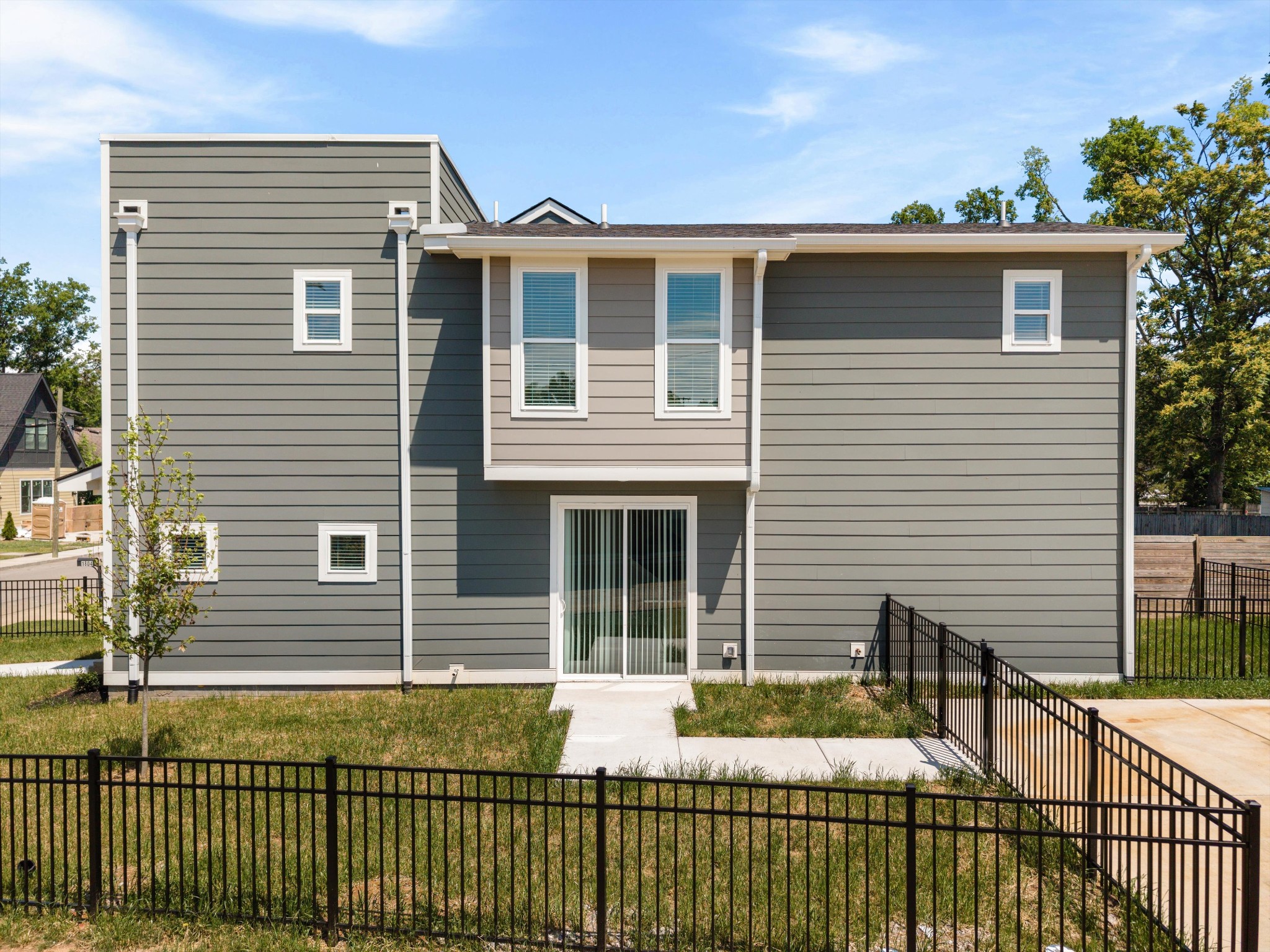 1802A 10th Ave, N Nashville TN 37208
