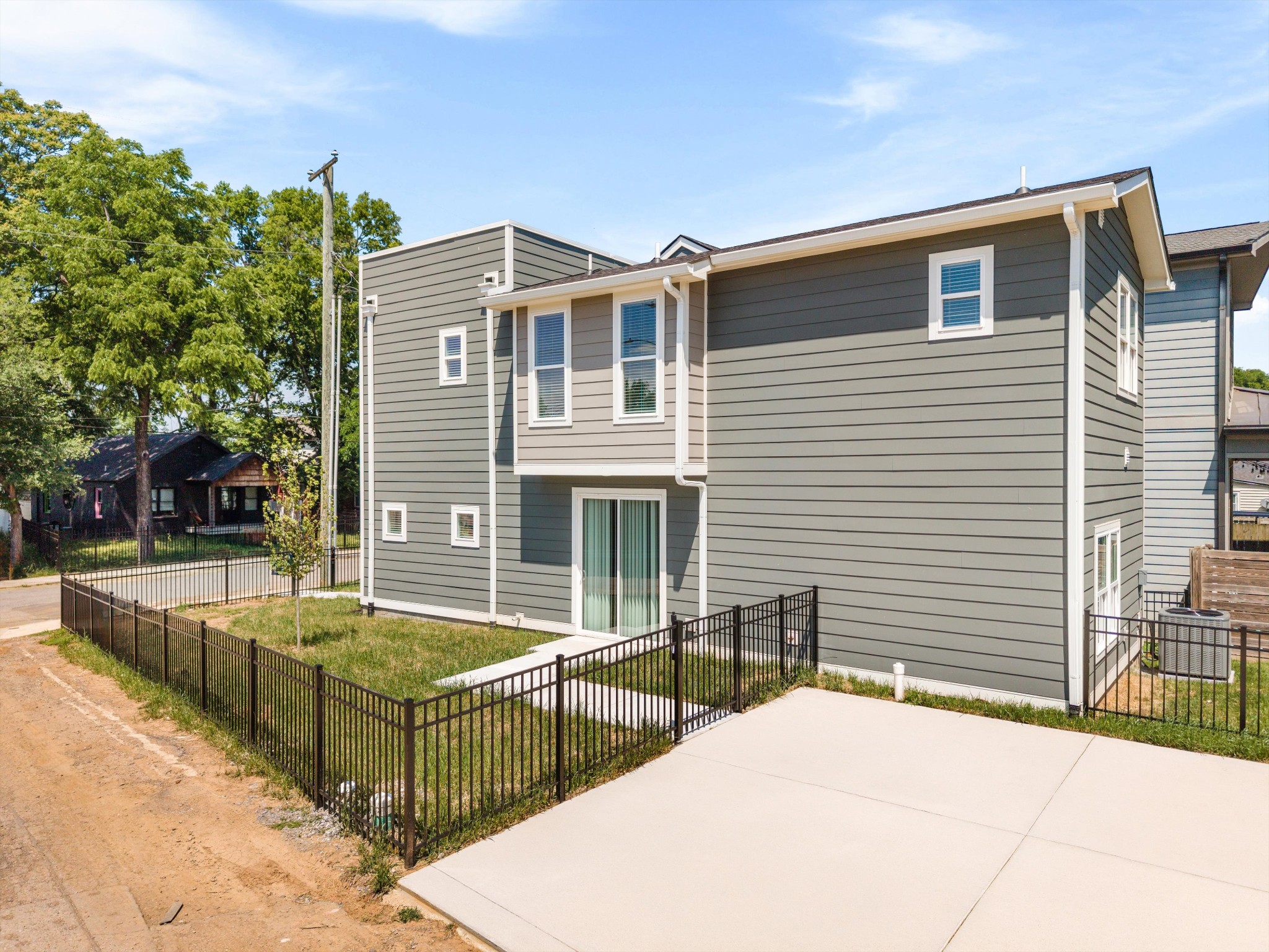 1802A 10th Ave, N Nashville TN 37208