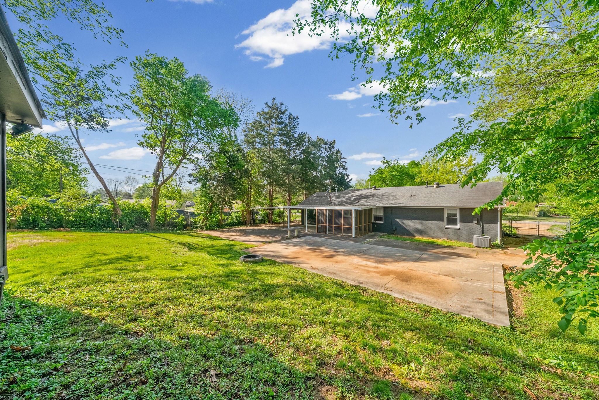 16 Donelson Drive Clarksville TN 37042