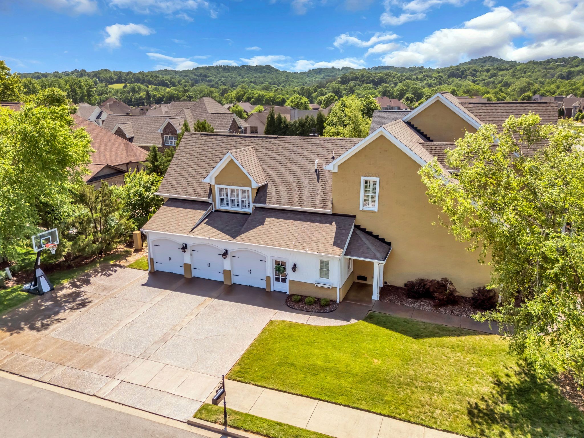 1011 Harlequin Boulevard Hendersonville TN 37075