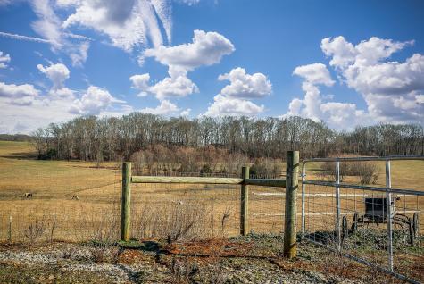 620 Roberts Cemetery Road Walling TN 38587