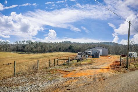620 Roberts Cemetery Road Walling TN 38587