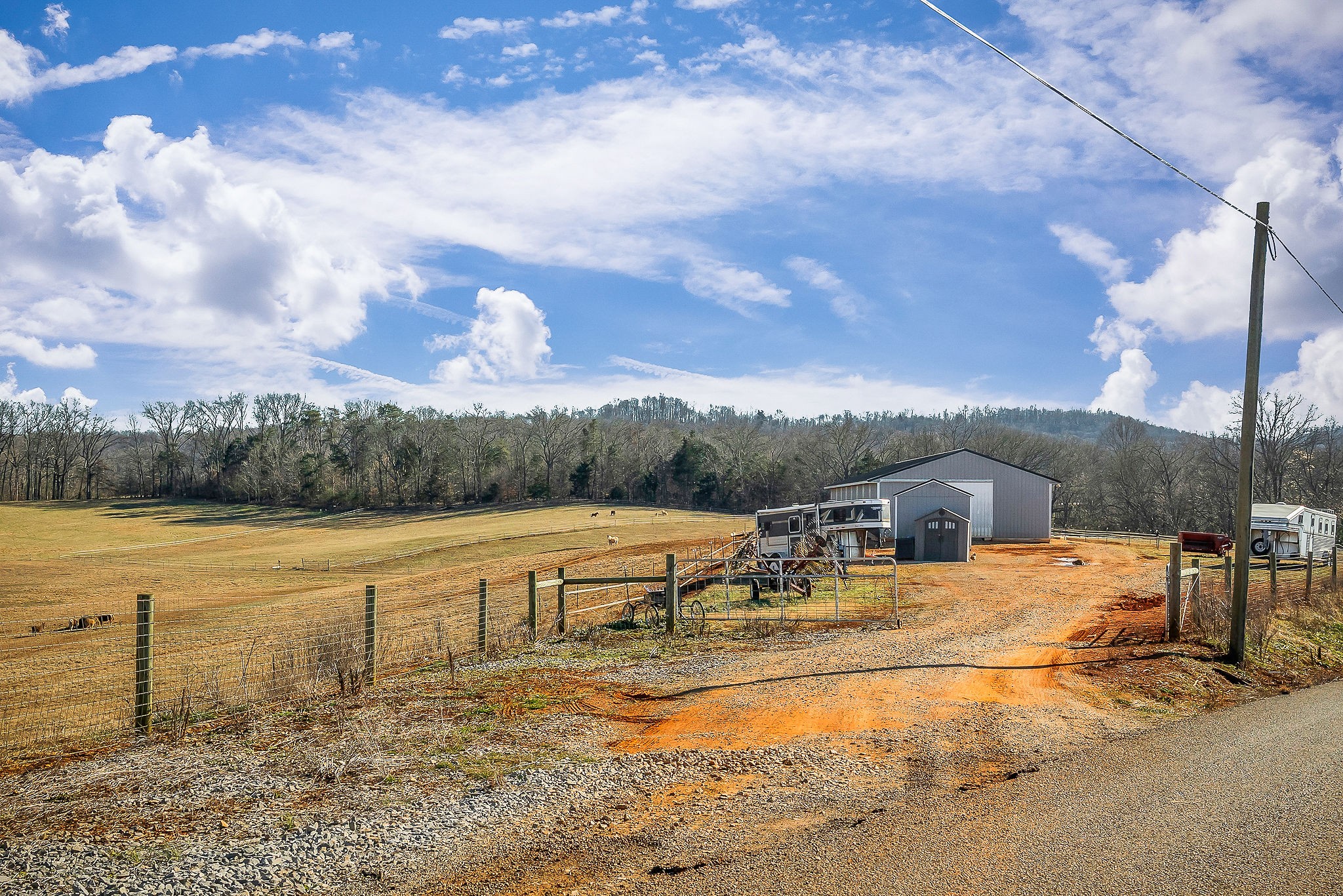620 Roberts Cemetery Road Walling TN 38587