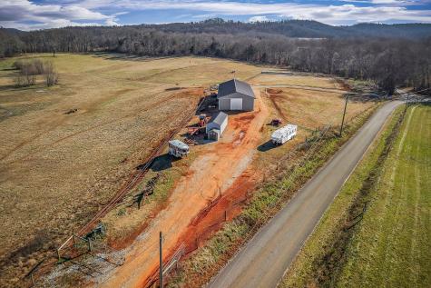 620 Roberts Cemetery Road Walling TN 38587