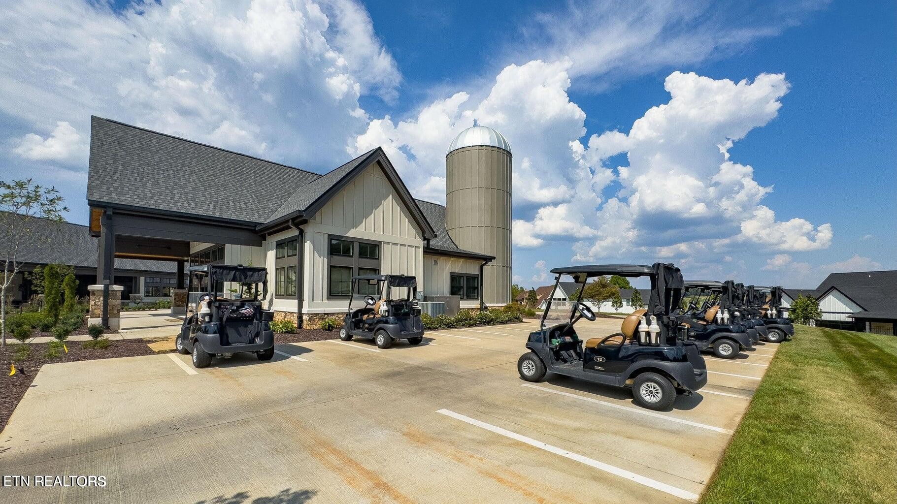 2085 Old Dogwood Trail Loudon TN 37774