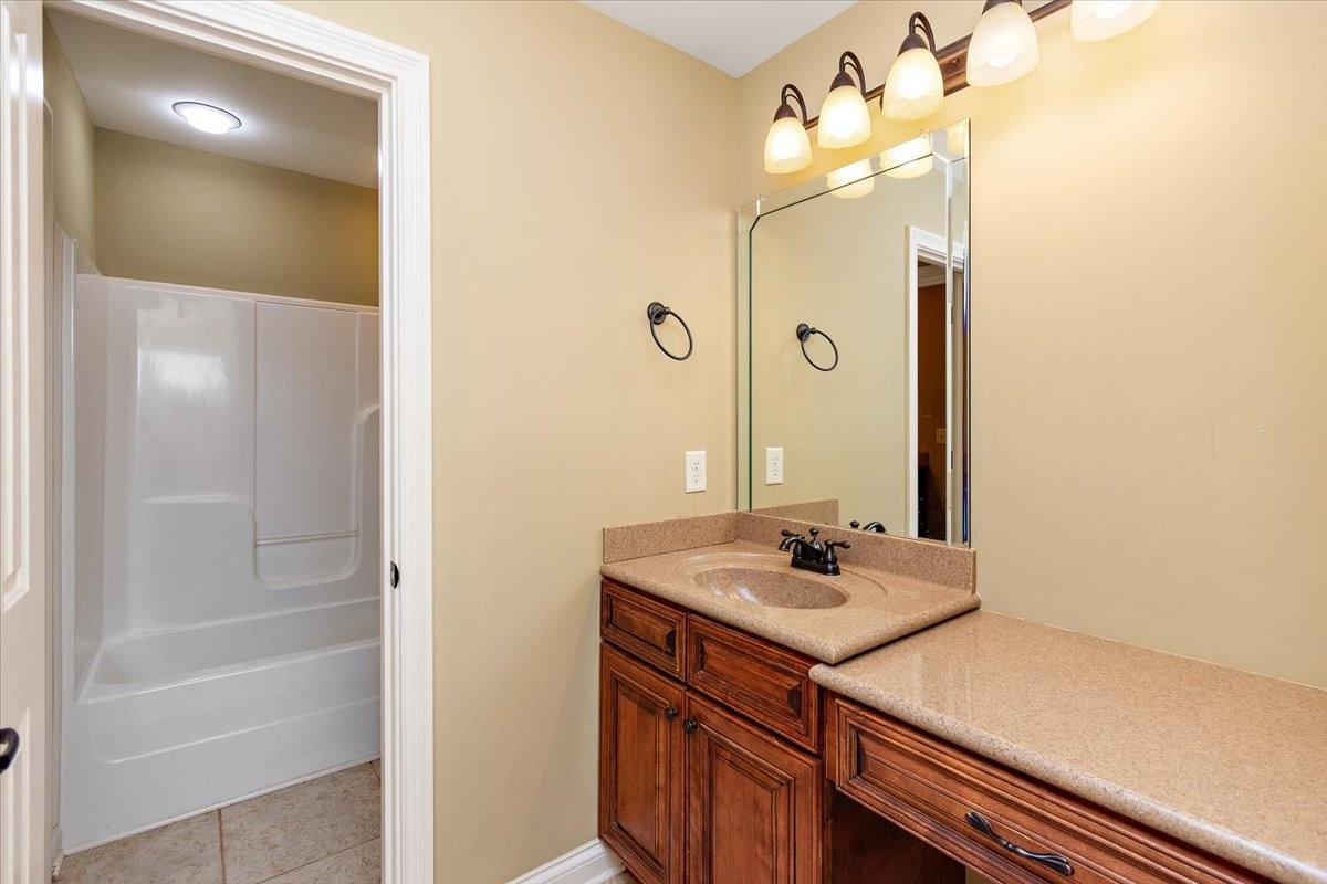 2497 Settlers Trace Clarksville TN 37043