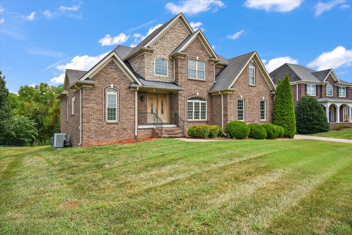 2497 Settlers Trace Clarksville TN 37043