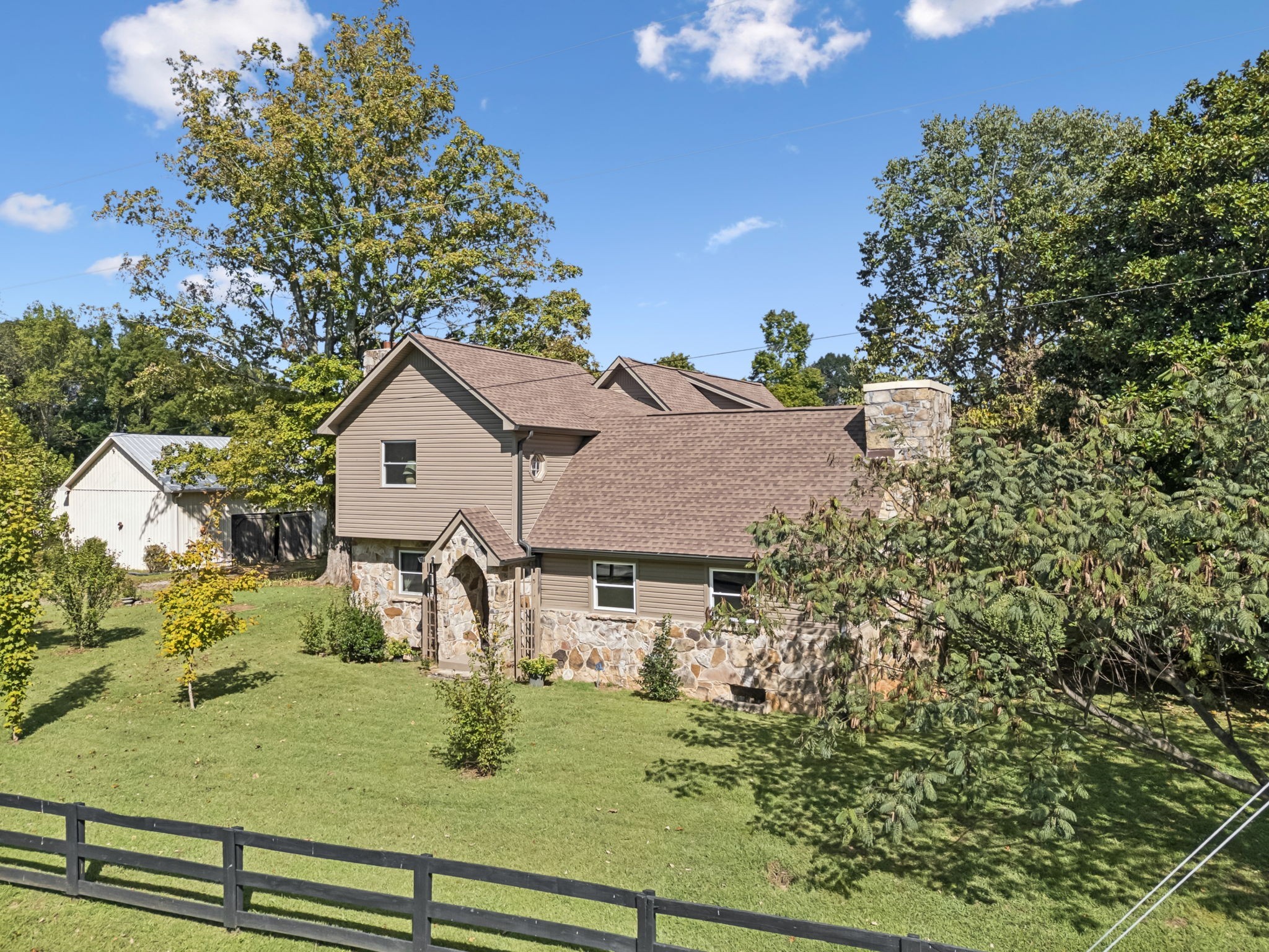 701 Hafner Road Charlotte TN 37036