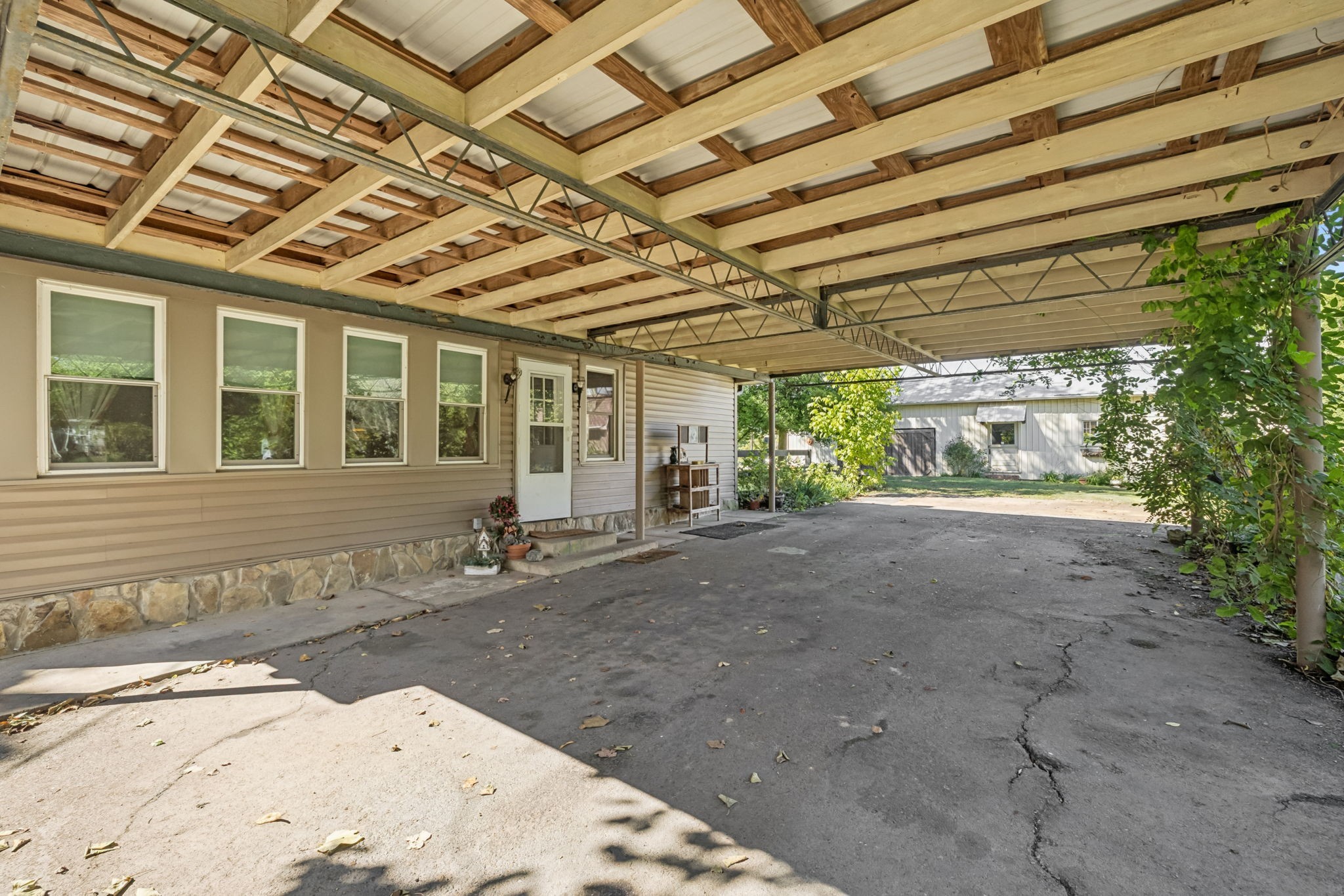 701 Hafner Road Charlotte TN 37036