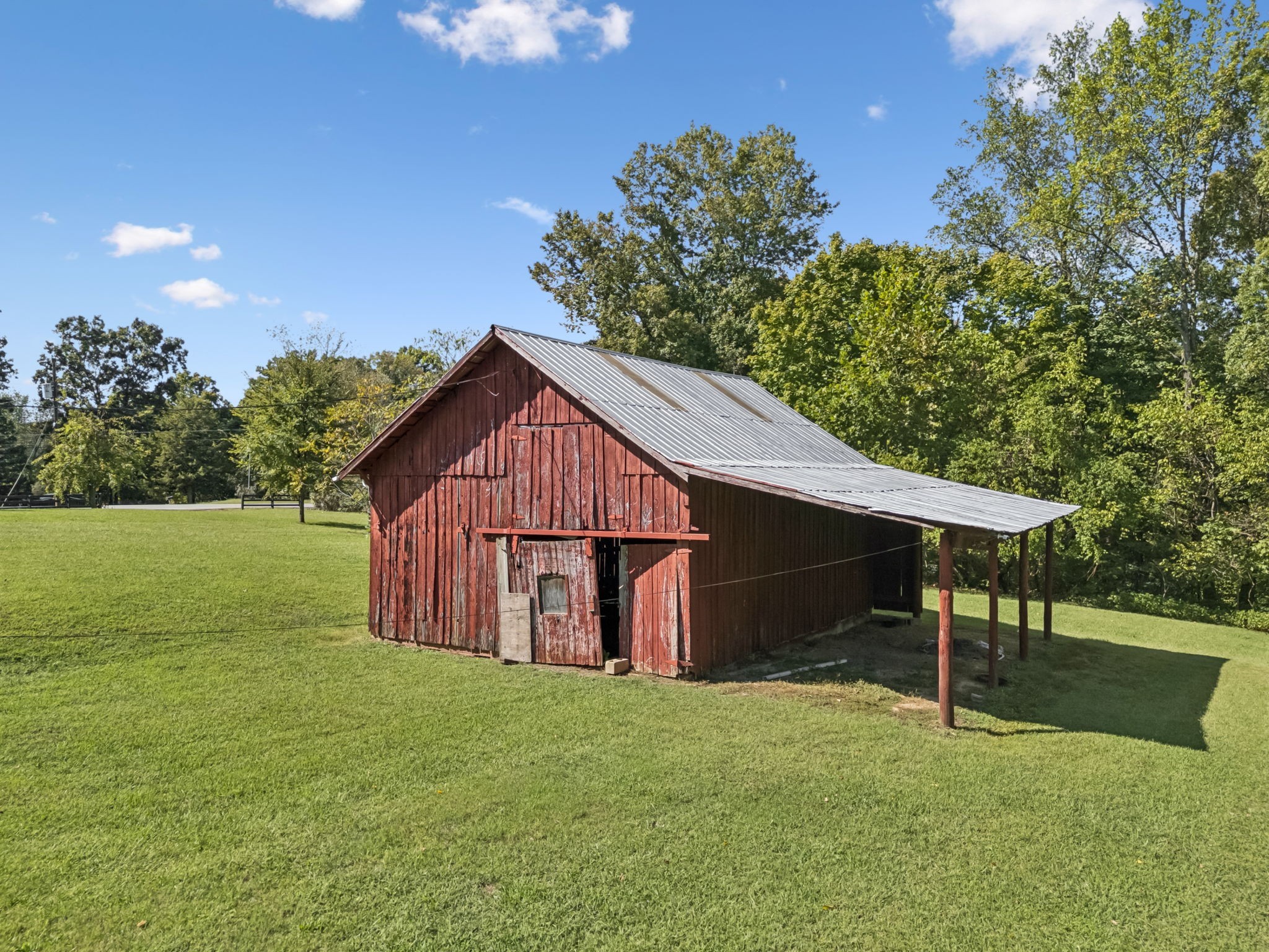 701 Hafner Road Charlotte TN 37036