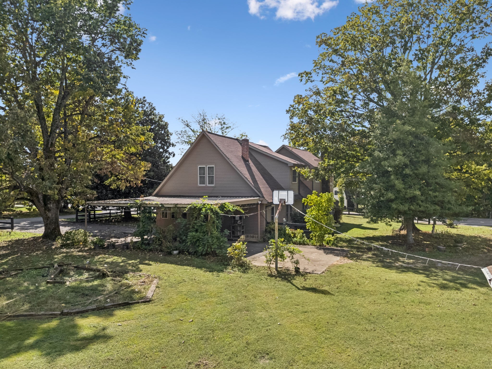701 Hafner Road Charlotte TN 37036