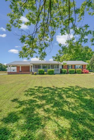 3824 Oakwood Road Woodlawn TN 37191