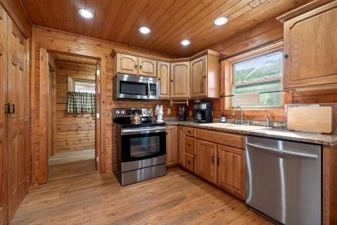 142 Rayahs Way Quebeck TN 38579